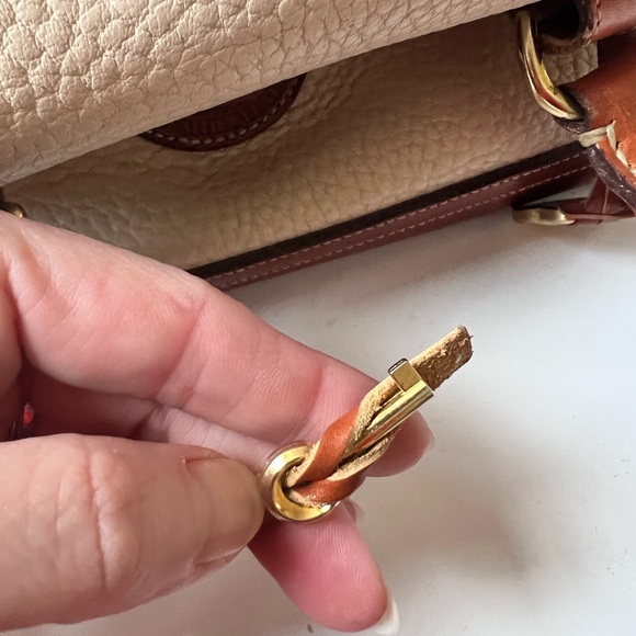 Authentic large 12 x 10 Dooney & Bourke pebble grain leather satchel ~Vintage! - Picture 3 of 16